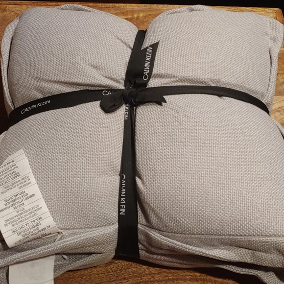 RESTOCKED Set of 2 Calvin Klein Pillow - Picture 3 of 3